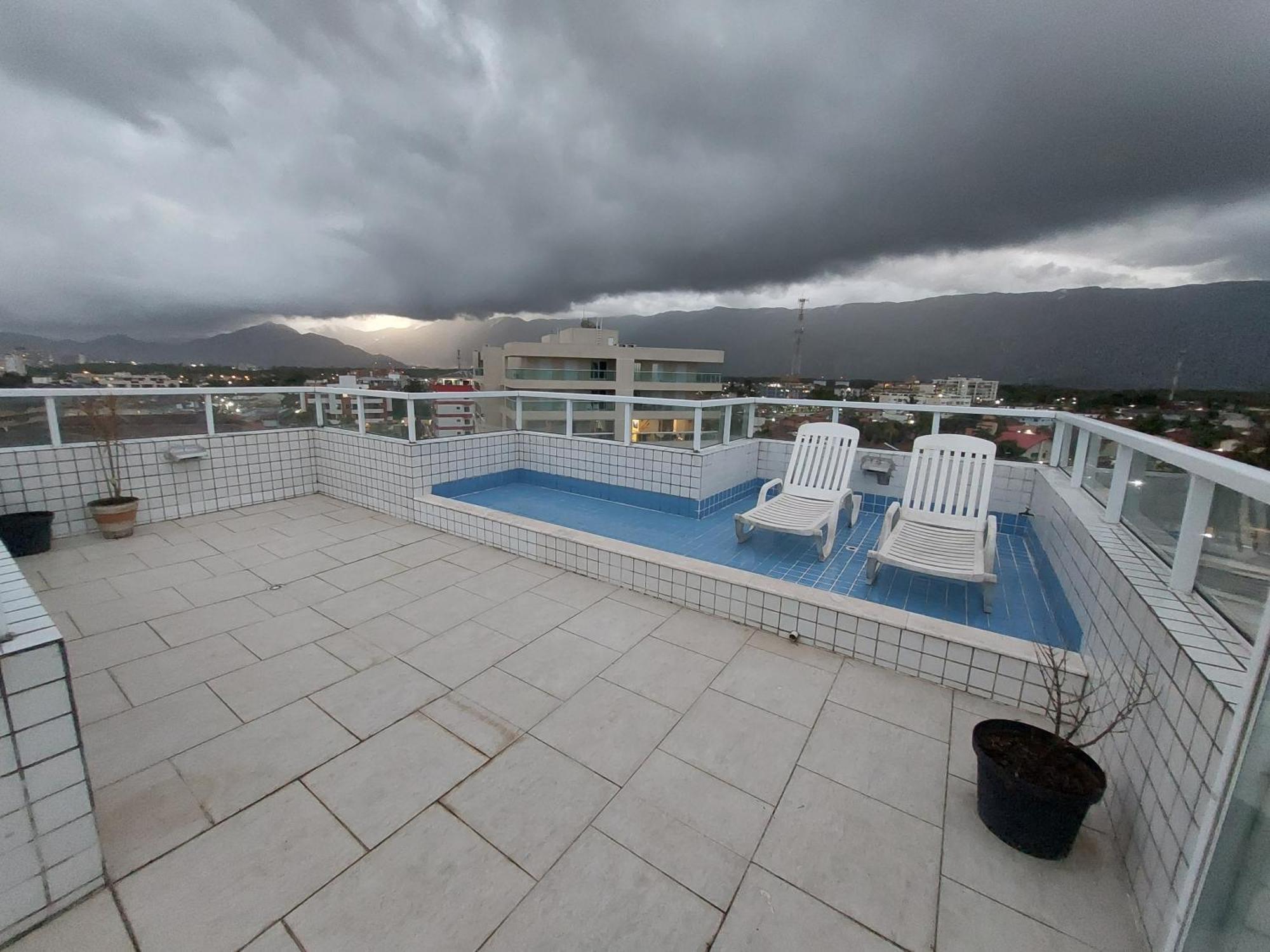 Apartamento A 50M Praia Maitinga, Wifi, Churrasqueira Na Varanda ベルチオガ 部屋 写真